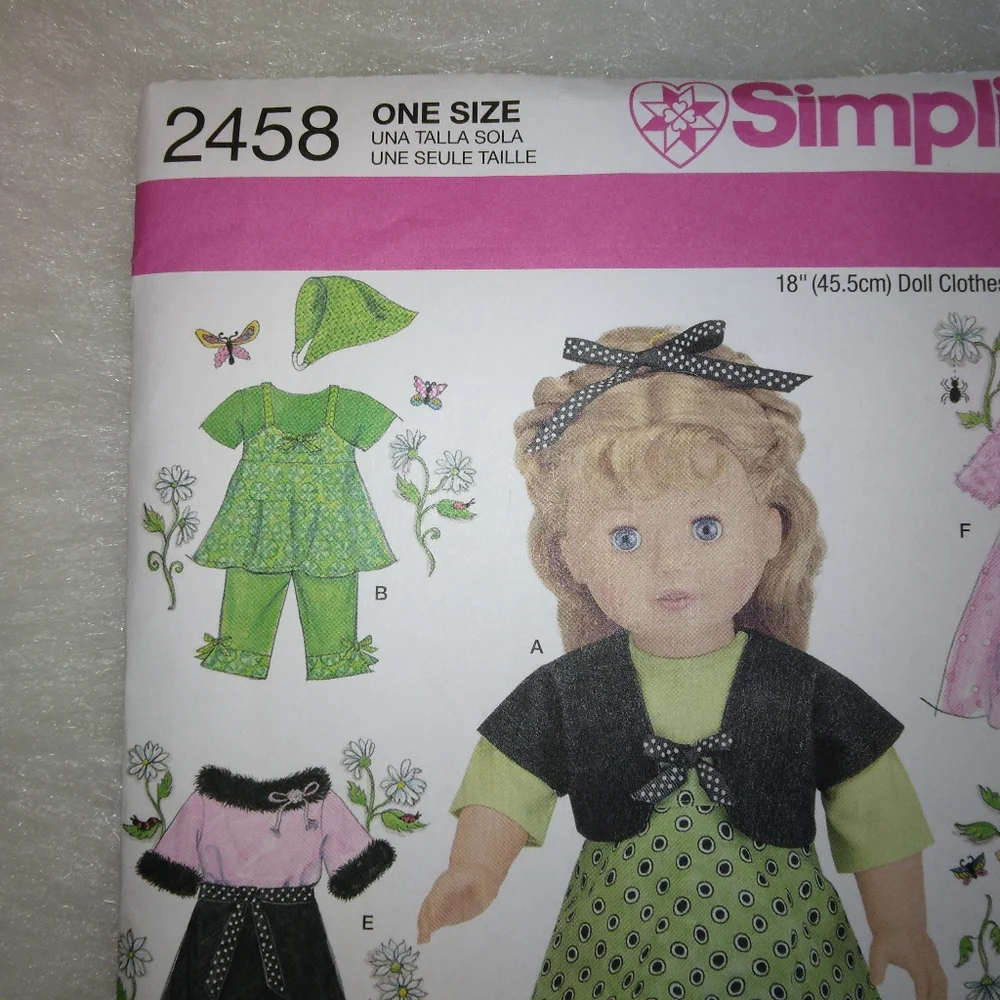 SIMPLICITY 2458 Outfits designed by Teri for American Girl Doll & 18